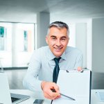 'Страховые агенты по ОСАГО: как ими стать, сколько они зарабатывают, а также, как заключить договор с компанией и открыть филиал по "автогражданке"?'