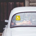 Знак Инвалид на автомобиле по-новому